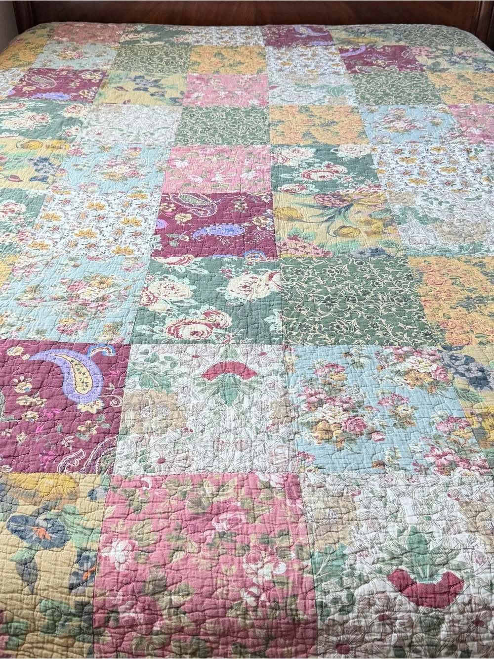 Floral Patchwork Quilt 70x90 Cotton Cotton Batting Cottage Queen Bedspread